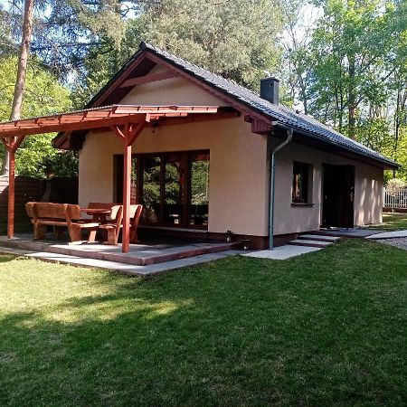 Urokliwy Domek Nad Brzegiem Jeziora Lubiatów Eksteriør bilde
