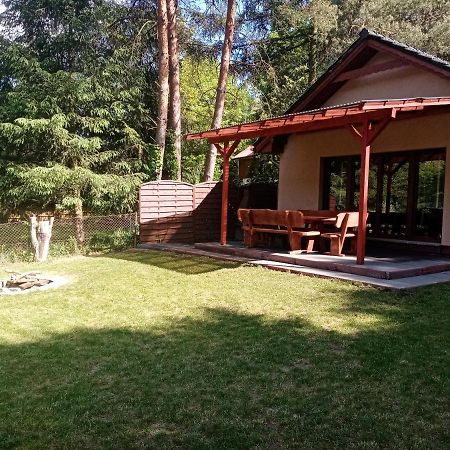 Urokliwy Domek Nad Brzegiem Jeziora Lubiatów Eksteriør bilde