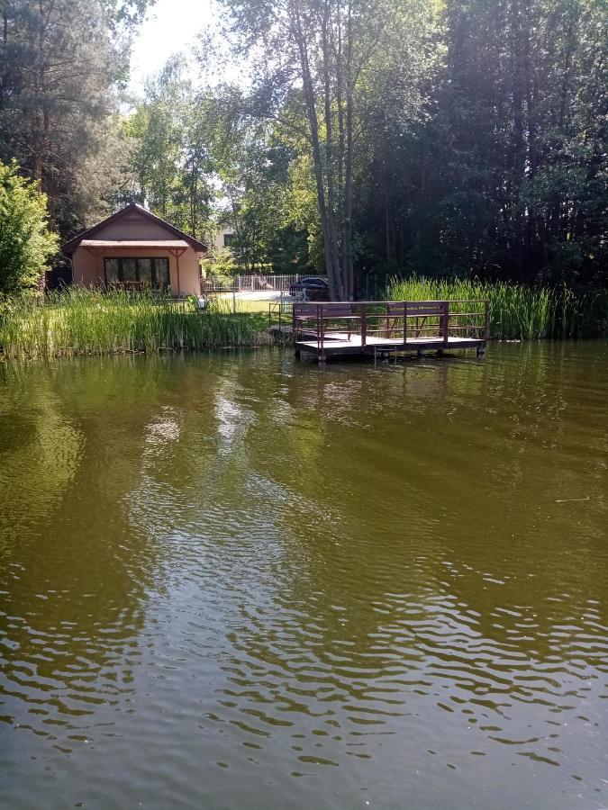 Urokliwy Domek Nad Brzegiem Jeziora Lubiatów Eksteriør bilde